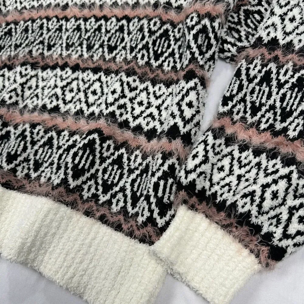 Arizona Jean Company Cozy Knit Sweater Crew Neck Size Medium Geometric Pattern
